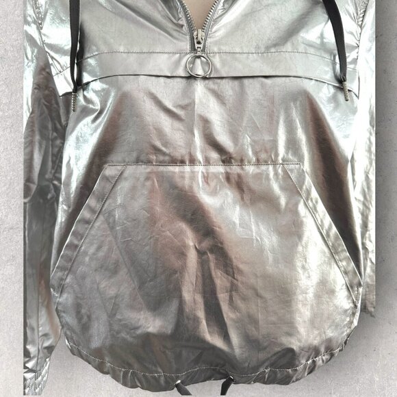 NWOT H&M β€οΈ Coachella - Silver Metallic Foil Hooded Half-Zip Jacket Size 14 - Picture 6 of 11